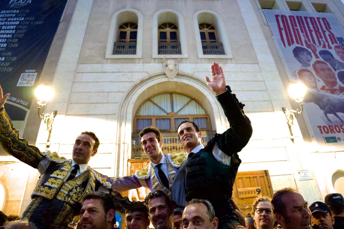David Galván prende las hogueras en Alicante