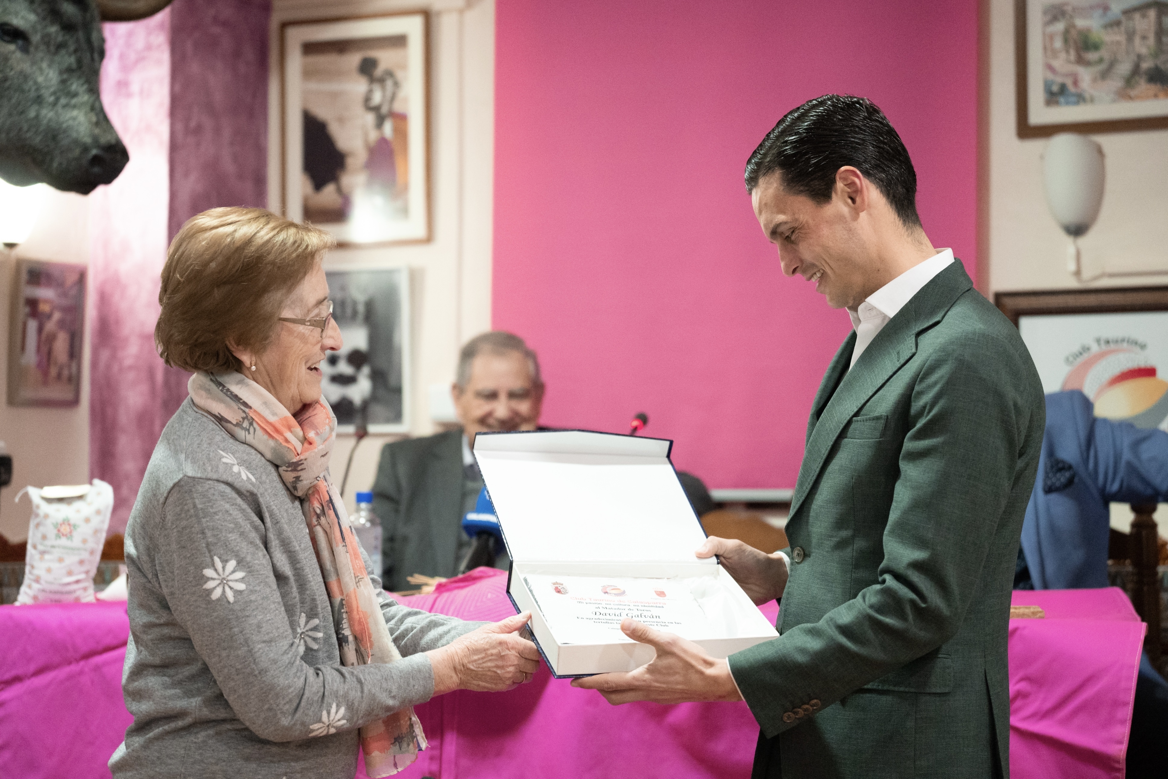 El Club Taurino de Calasparra reconoce a David Galván