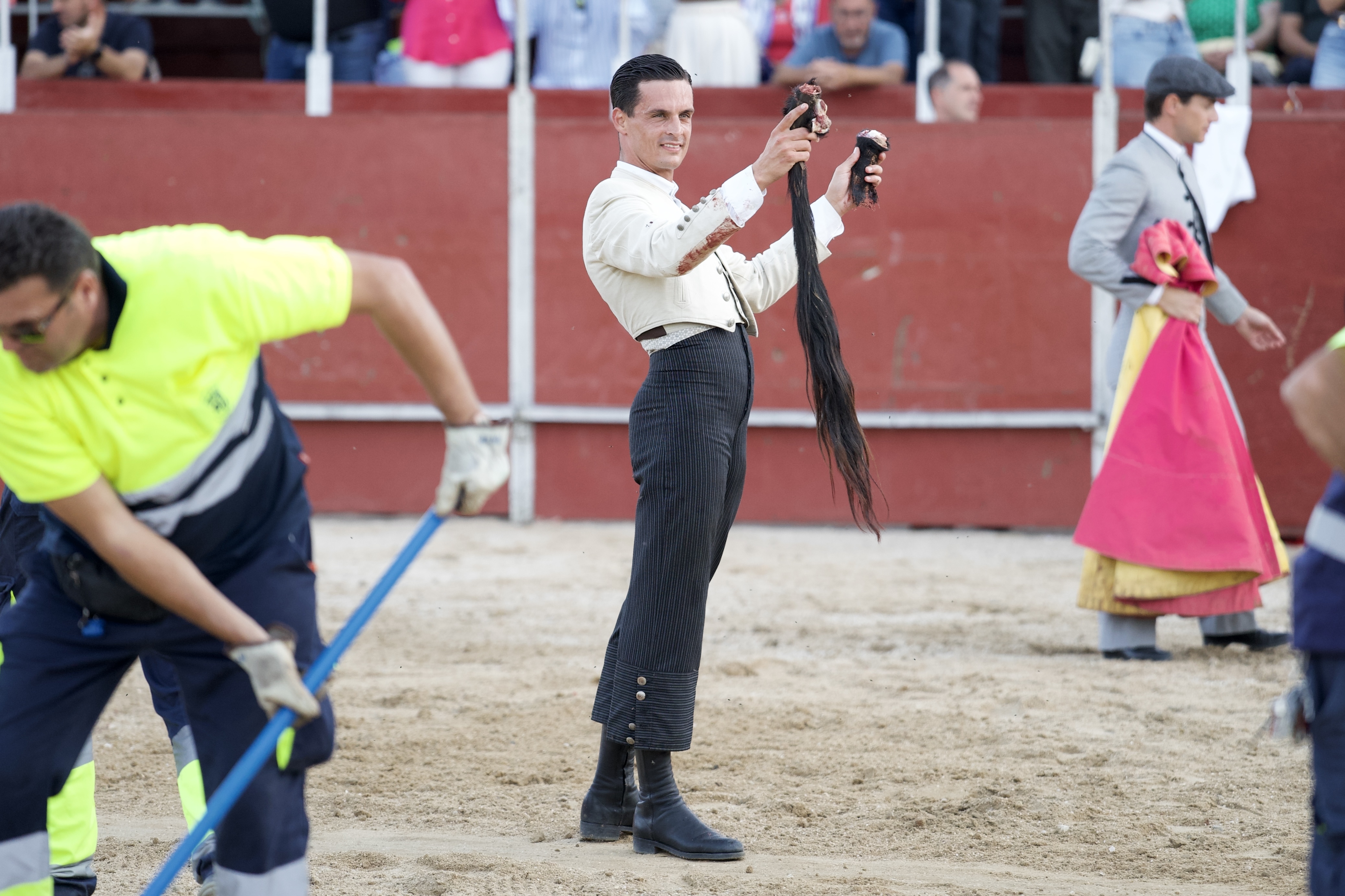 Dos orejas y rabo para David Galván en el festival de Villar Del Olmo​